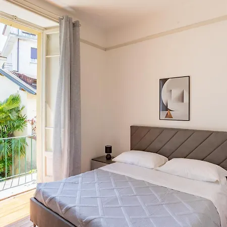 Prestige Lakeview Historic Center Lejlighed Stresa